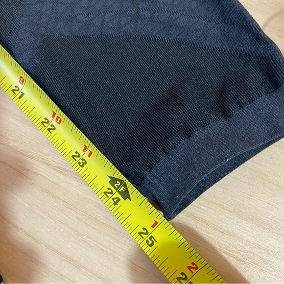 SPANX Seamless Moto Leggings Tights Biker Casual Body-Shaper Size Large Textured - Picture 4 of 8